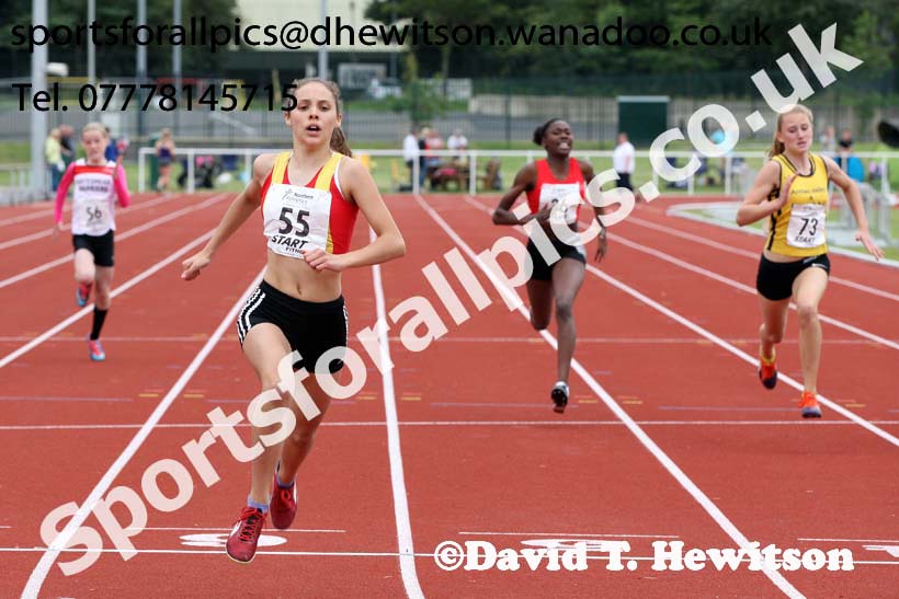 Girls under-13s 200 metres, Northern Under-13s, U-15s and 17s Championships. Photo: David T. Hewitson/Sports for All Pics